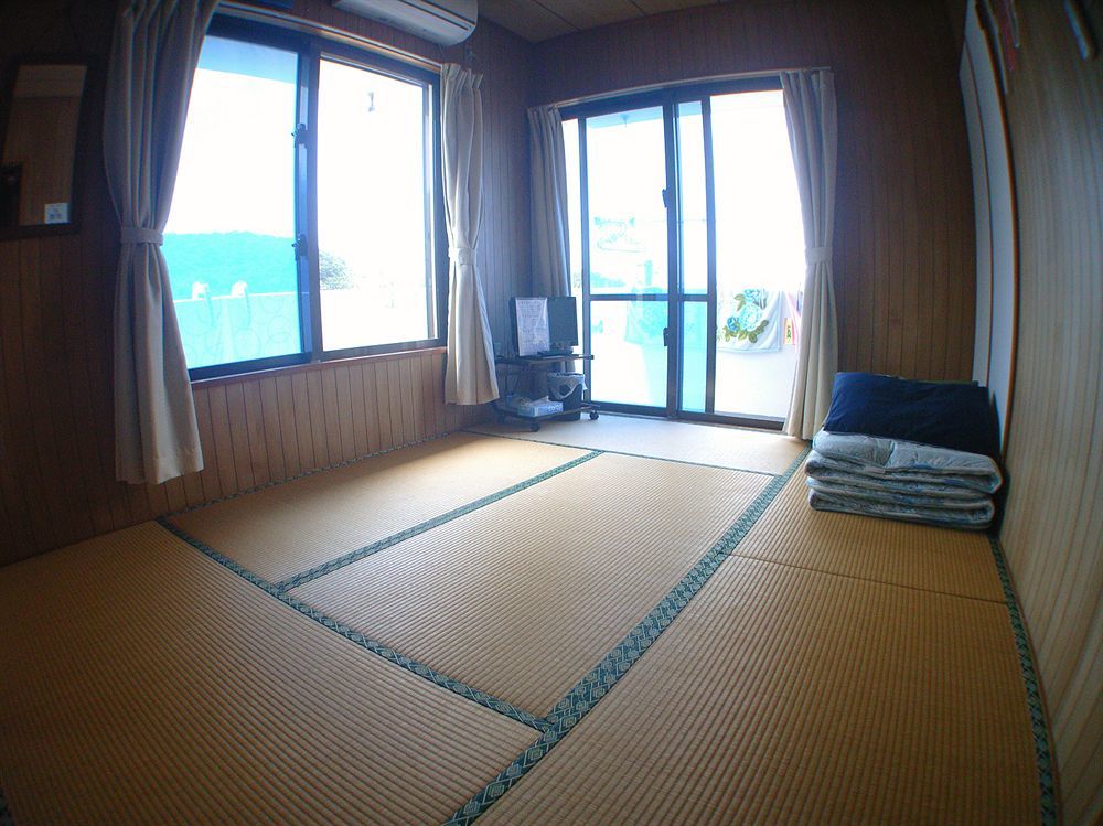 Minshuku Yadokari Hotel Замами Екстериор снимка