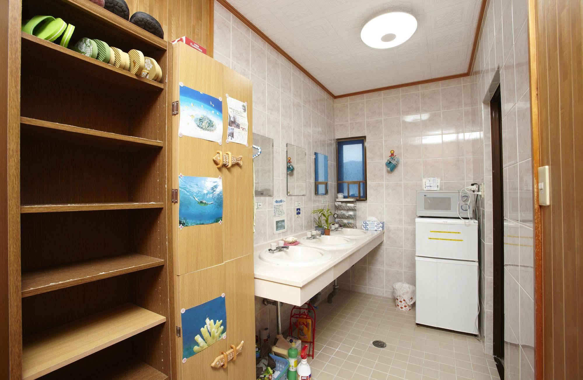 Minshuku Yadokari Hotel Замами Екстериор снимка