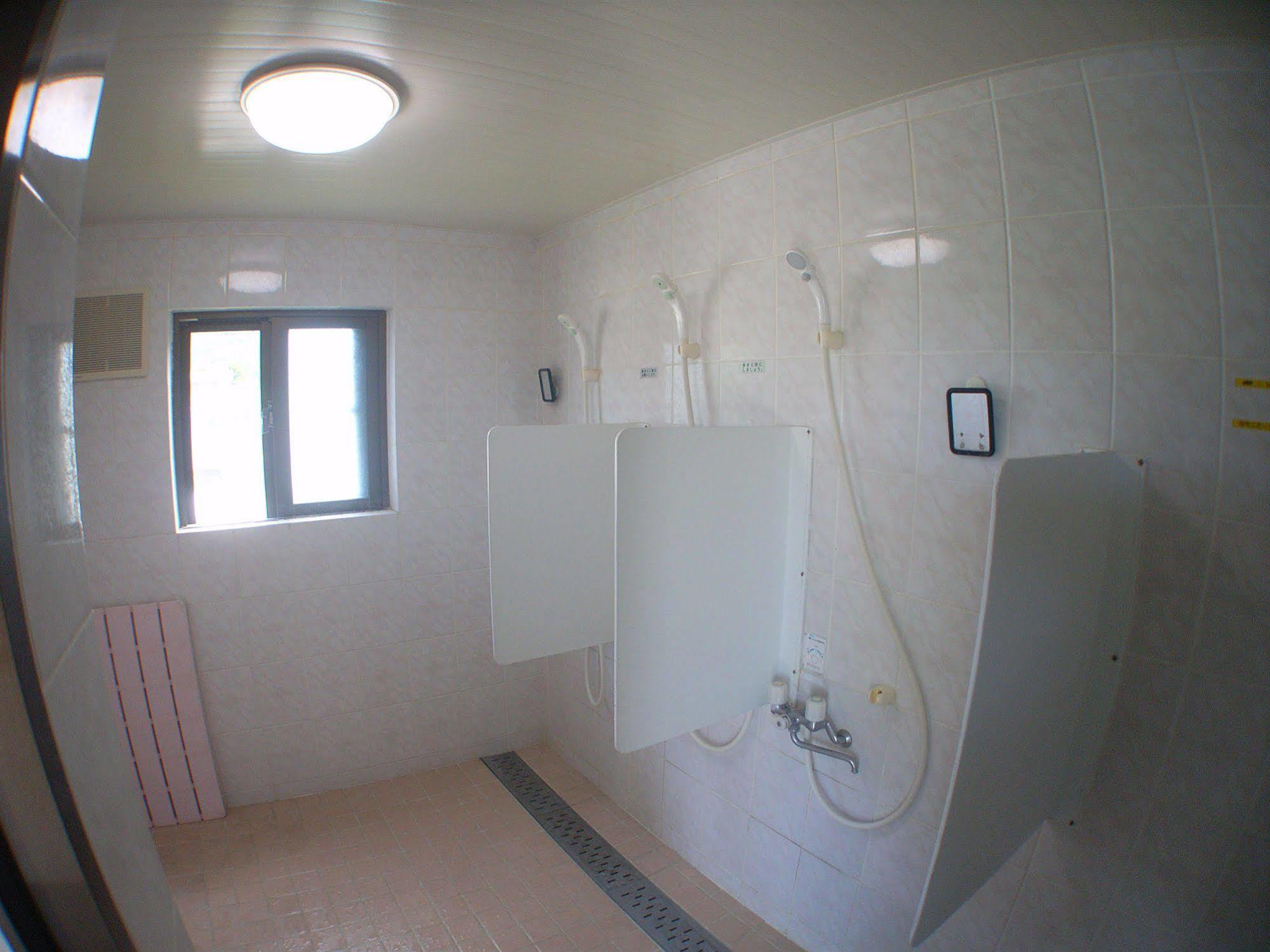Minshuku Yadokari Hotel Замами Екстериор снимка