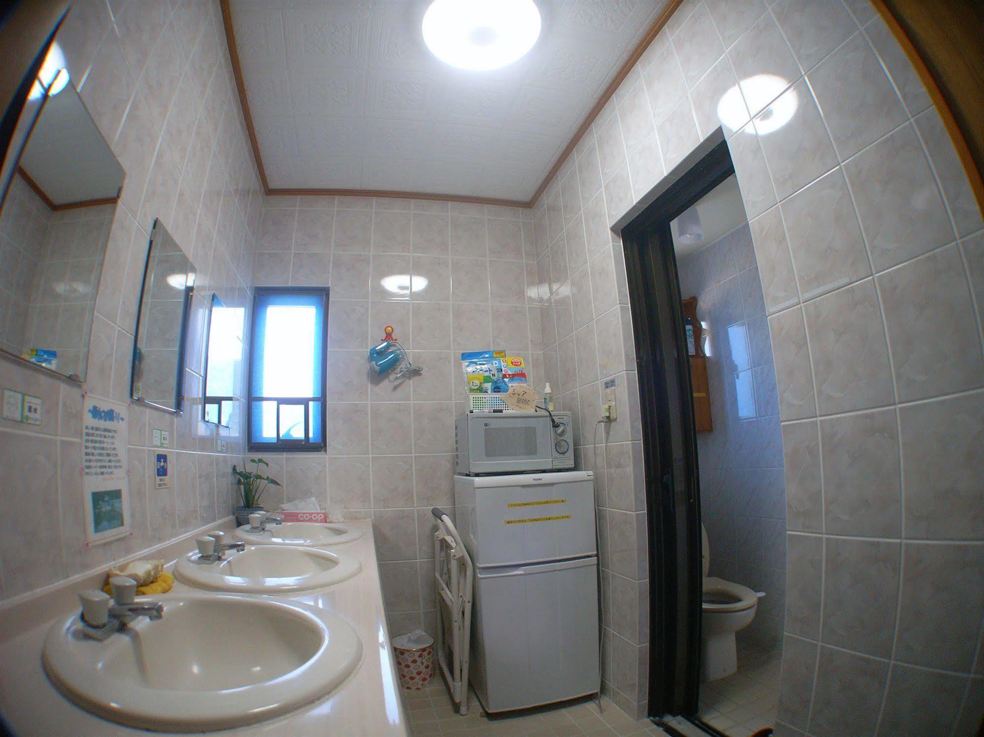 Minshuku Yadokari Hotel Замами Екстериор снимка